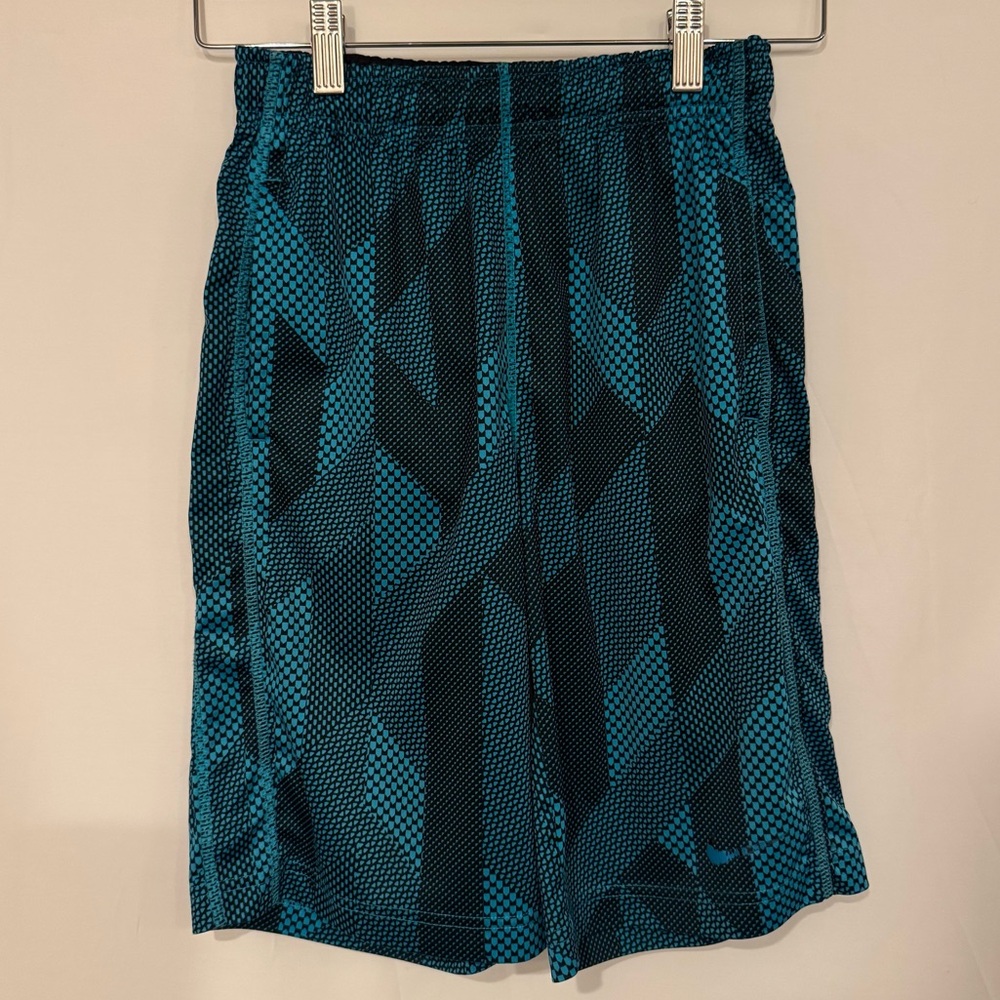 Nike Youth Shorts – Medium